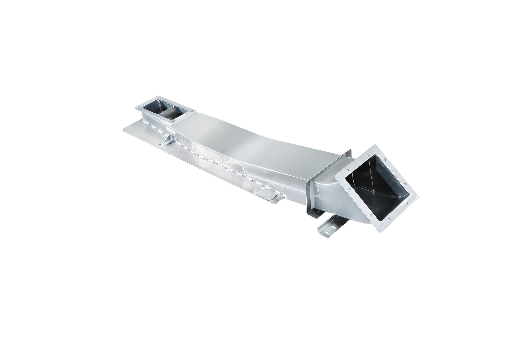 Long fabricated metal duct with a rectangular end interface