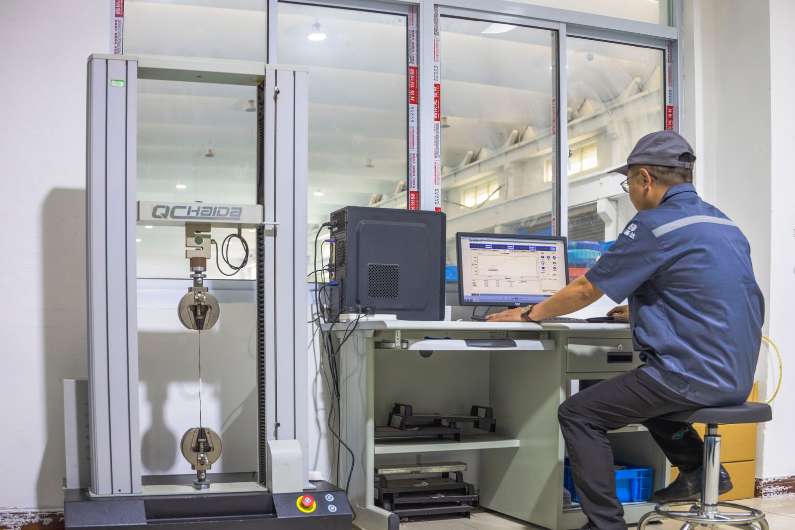Tensile testing equipment in the ZJD quality area